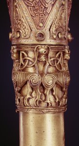 Clonmacnoise Crozier, hrabství Offaly, vikingské dřevo zabalené do plechu z bronzu s vykládaným stříbrným detailem 228692